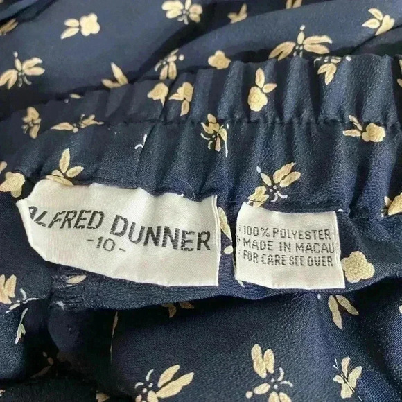 Alfred Dunner Capri Set Top 8 Bottoms 10 Navy Blue - Picture 5 of 5